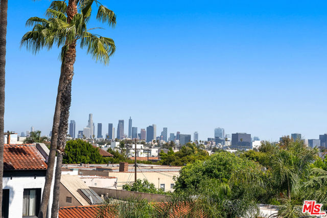 733 N Gramercy Place, Los Angeles CA: https://media.crmls.org/mediaz/004c8d51-4445-4675-a8d7-985893a696fa.jpg