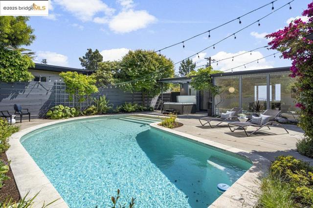 8715 Don Carol Drive, El Cerrito CA: https://media.crmls.org/mediaz/004c8dff-a388-4116-97e1-69696a2f3c05.jpg