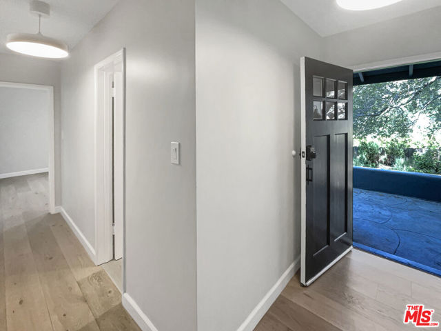 2252 Verde Oak Drive, Los Angeles CA: https://media.crmls.org/mediaz/004d9c53-66f4-46b8-afe0-c14f024a570b.jpg