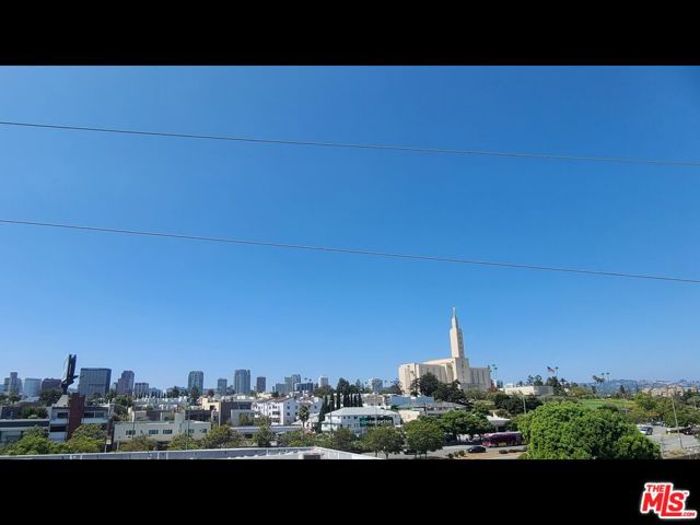 1818 Glendon Avenue, Los Angeles CA: https://media.crmls.org/mediaz/004ecb4d-e58e-4809-accd-b2ca39f4e170.jpg