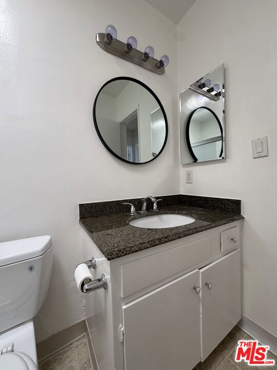 2803 Arizona Avenue, Santa Monica CA: https://media.crmls.org/mediaz/004ee873-b7b2-4112-ba5f-b81909fa8320.jpg