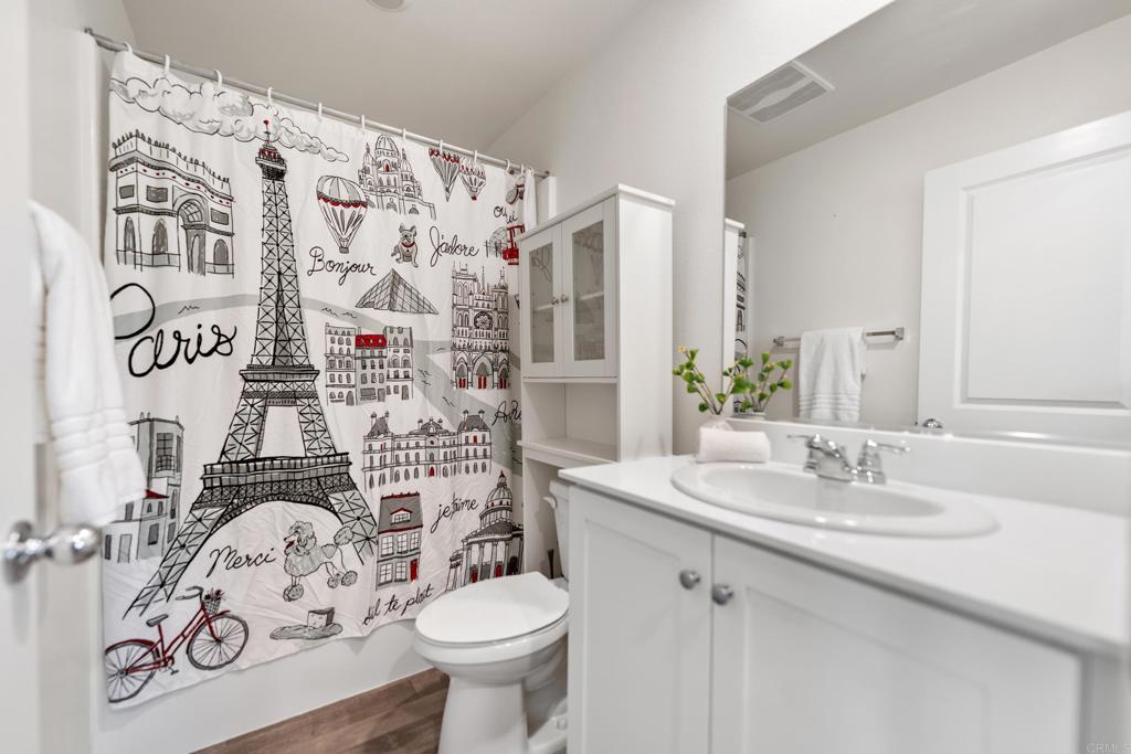 https://media.crmls.org/mediaz/004efd51-bbba-4638-a5d9-c511f19e069d.jpg?preset=X-Large