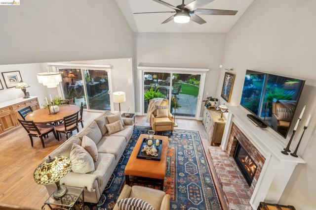 2090 Shady Creek Pl., Danville CA: https://media.crmls.org/mediaz/004f5697-8496-440c-bd3a-6a56dd073d5a.jpg