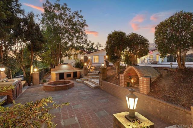 748 Old Oak Ridge, San Marcos CA: https://media.crmls.org/mediaz/004f7b95-9157-4924-a7b1-5ea285d14f05.jpg
