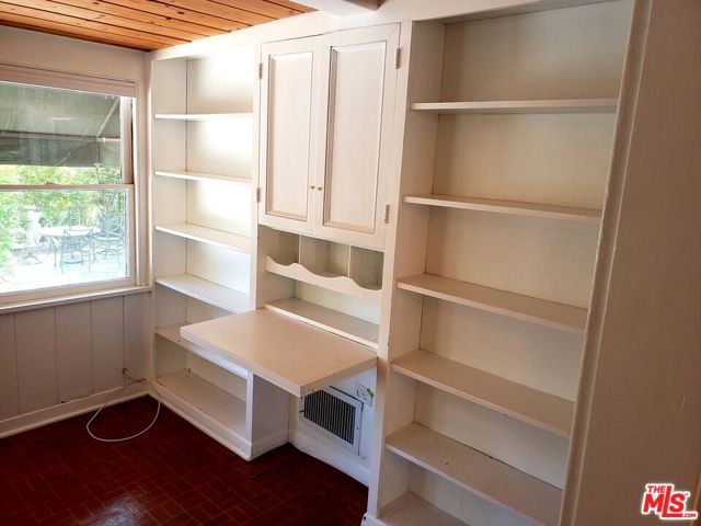 1710 Oakwood Street, Pasadena CA: https://media.crmls.org/mediaz/004f81e3-c486-4420-b147-bdfa2e7fa35c.jpg
