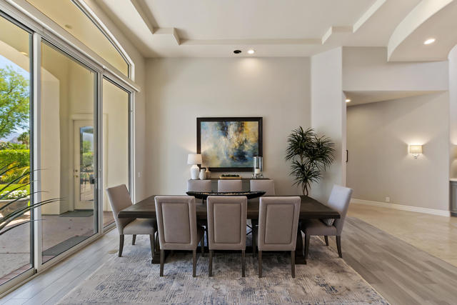 48644 Vista Palomino, La Quinta CA: https://media.crmls.org/mediaz/004fc39c-a873-451b-90ff-054a4fb56cff.jpg