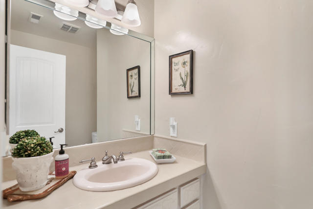 77463 Calle Mazatan, La Quinta CA: https://media.crmls.org/mediaz/004ff35c-4902-4cb2-b67c-5fd330b13a4a.jpg
