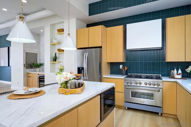 495 S Cleveland St, Oceanside CA: https://media.crmls.org/mediaz/00500d0c-e4d3-4c4d-a287-207e34dd49a3.jpg