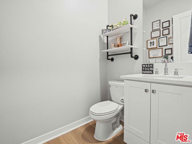 27717 Knoll View Place, Valencia CA: https://media.crmls.org/mediaz/005022d5-f814-466d-9d90-fde6e732ec2c.jpg