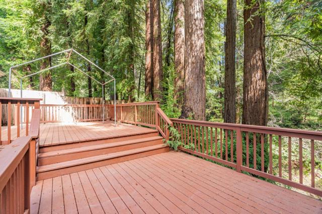 300 More Drive, Boulder Creek CA: https://media.crmls.org/mediaz/0050914f-7327-4fd2-a77f-add566b2826c.jpg