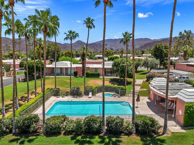 Image 7 of 37 For 73571 El Hasson Circle