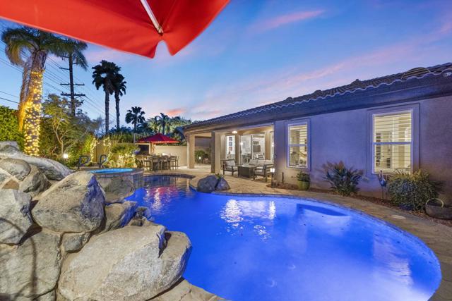 47410 Via Florence, La Quinta CA: https://media.crmls.org/mediaz/0051722e-91c2-40f5-a3d5-dafbd8275e78.jpg