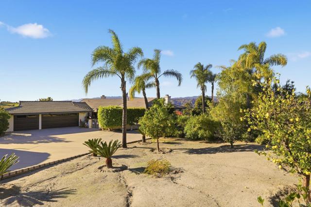 1524 Zutano Lane, Fallbrook CA: https://media.crmls.org/mediaz/00519f8c-c63a-4893-b563-b084e0033f15.jpg