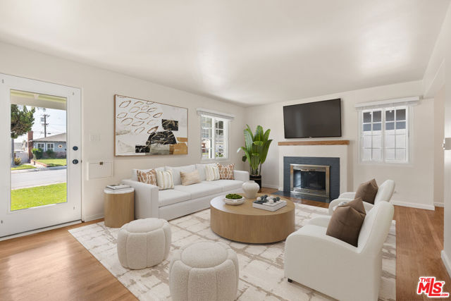 8734 Airlane Avenue, Los Angeles CA: https://media.crmls.org/mediaz/0053bd3e-9c00-4e97-b8bf-5495762b9d1a.jpg