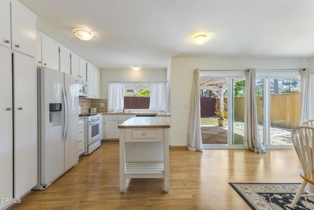 552 Cayo Grande Court, Newbury Park CA: https://media.crmls.org/mediaz/0053c940-3468-493a-ae9c-5966cc0d935d.jpg