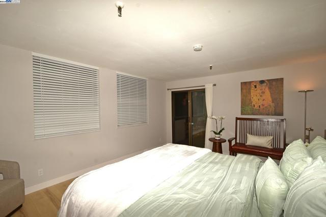 Image 21 of 38 For 303 Adams St  109