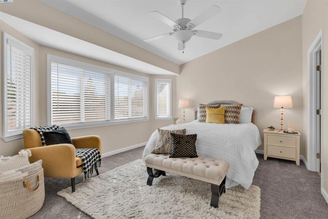 7602 Arbor Creek Cir, Dublin CA: https://media.crmls.org/mediaz/00544331-021c-41d1-9038-cac11ad5595f.jpg