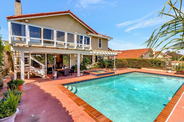 1211 Countrywood Lane, Vista CA: https://media.crmls.org/mediaz/0054ab48-dddb-4c65-b3c5-5baf6b0299a6.jpg