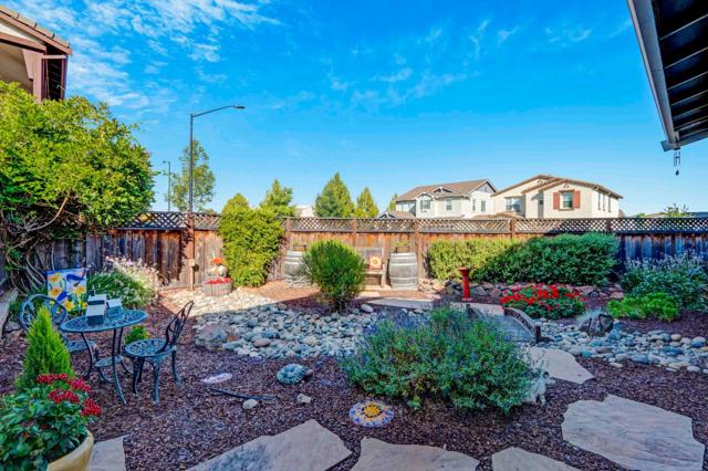 1061 Viognier Way, Gilroy CA: https://media.crmls.org/mediaz/0054bbdc-4b4a-429a-a36a-652291506925.jpg