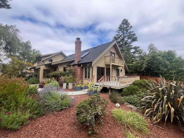 135 Seabreeze Place, Aptos CA: https://media.crmls.org/mediaz/0054dad7-df6d-45a8-b7fb-661cb5c98b5f.jpg