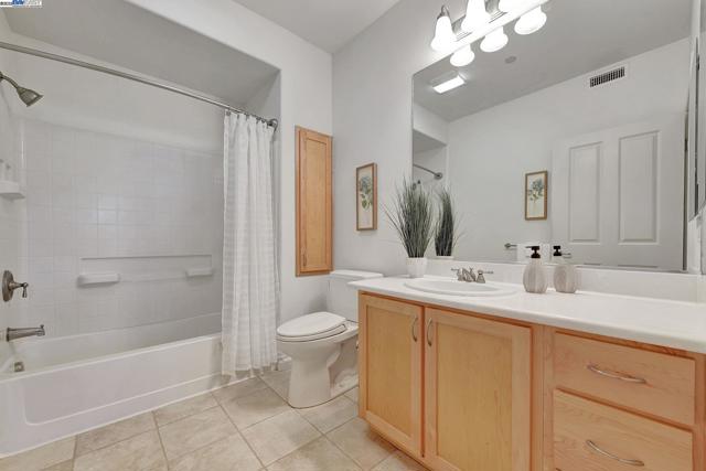 20500 Town Center Ln, Cupertino CA: https://media.crmls.org/mediaz/00554896-82a4-46aa-88b7-227c4ec8f776.jpg