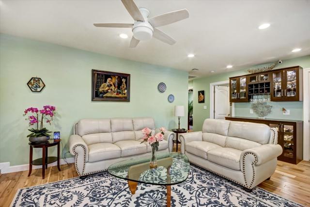 163 Roxbury, Santa Clara CA: https://media.crmls.org/mediaz/005564f2-3ccb-49ec-9e7e-5dd1c529b59a.jpg