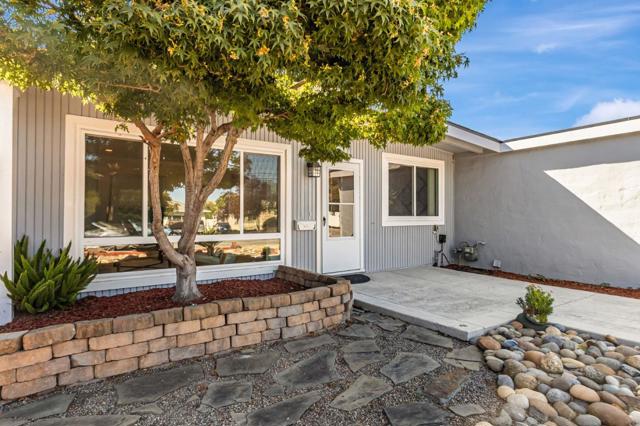 749 Borregas Avenue, Sunnyvale CA: https://media.crmls.org/mediaz/00556650-7029-42ad-a08e-baa89ee402d7.jpg