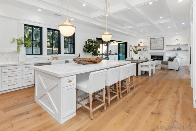 804 Hygeia, Encinitas CA: https://media.crmls.org/mediaz/0055c1ab-44ef-4b3b-ab0a-f05c6a13d33d.jpg