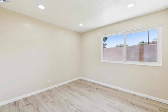 32555 Lake Bridgeport St, Fremont CA: https://media.crmls.org/mediaz/0056458e-fc27-4ec7-ba82-06e4db081363.jpg
