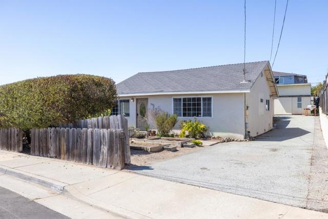 1325 Circle Avenue, Seaside CA: https://media.crmls.org/mediaz/0056bcc9-d33f-4601-ba56-b7a0d00ed483.jpg