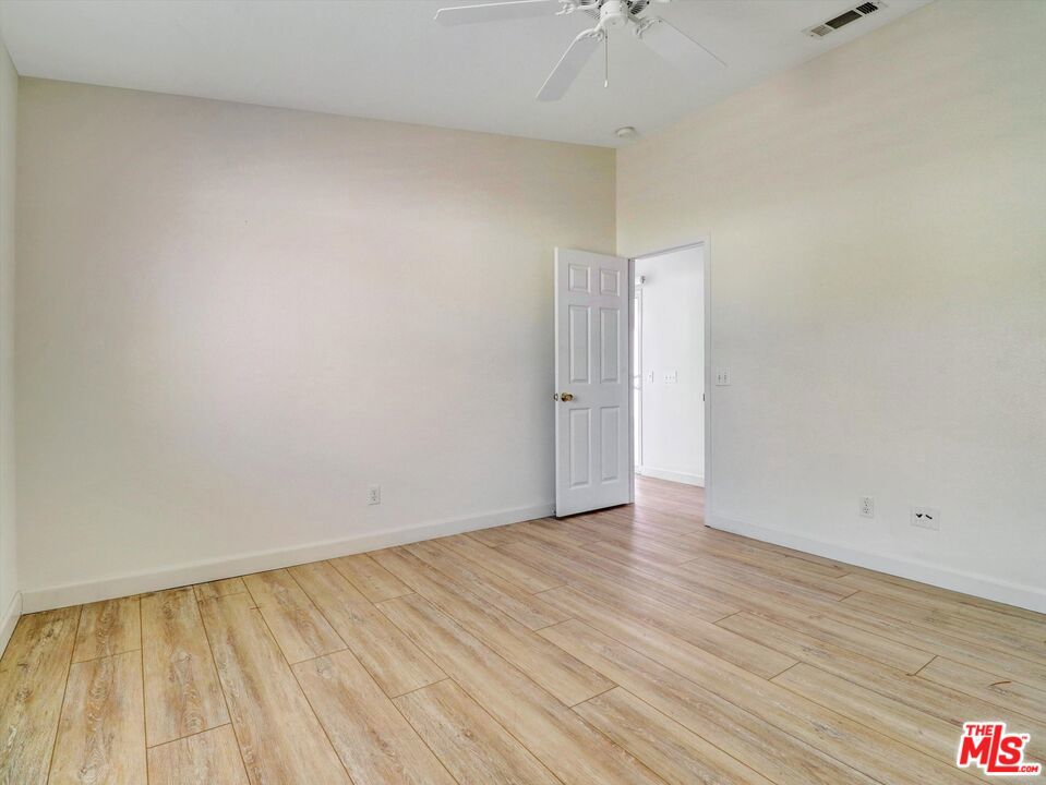 MLS #25594941 image #20