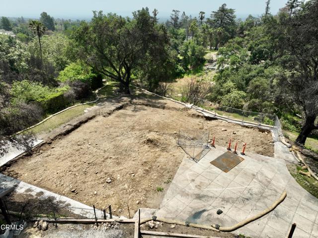 2880 Holliston Avenue, Altadena CA: https://media.crmls.org/mediaz/0056d9be-e316-468b-997c-a873590037d0.jpg