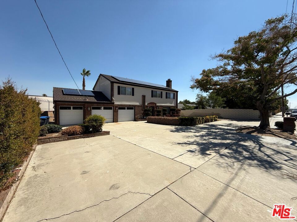 4855 W Avenue