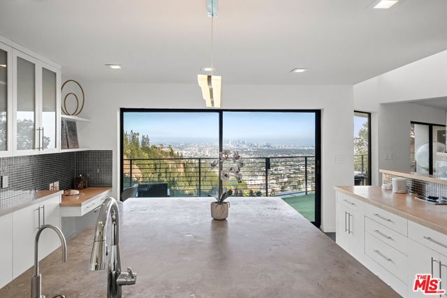8514 Hillside Avenue, Los Angeles CA: https://media.crmls.org/mediaz/0057edbd-042f-4009-b65f-bec769f7451d.jpg