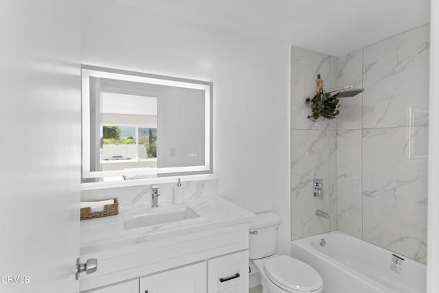 Detail Gallery Image 22 of 35 For 3955 Blackwood St, Thousand Oaks,  CA 91320 - 5 Beds | 3/1 Baths