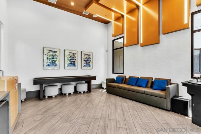 2460 Community Lane, San Diego CA: https://media.crmls.org/mediaz/00585354-9274-4ec3-990b-3a5b59bb3f65.jpg