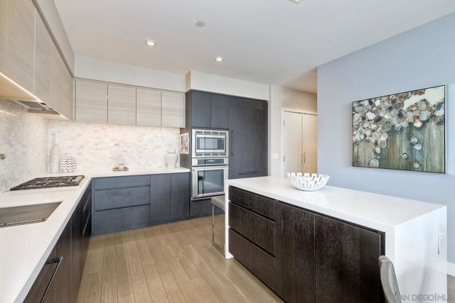 1388 Kettner Blvd, San Diego CA: https://media.crmls.org/mediaz/0058b80c-fe66-4a4f-9ad2-4d454fbc3ed7.jpg