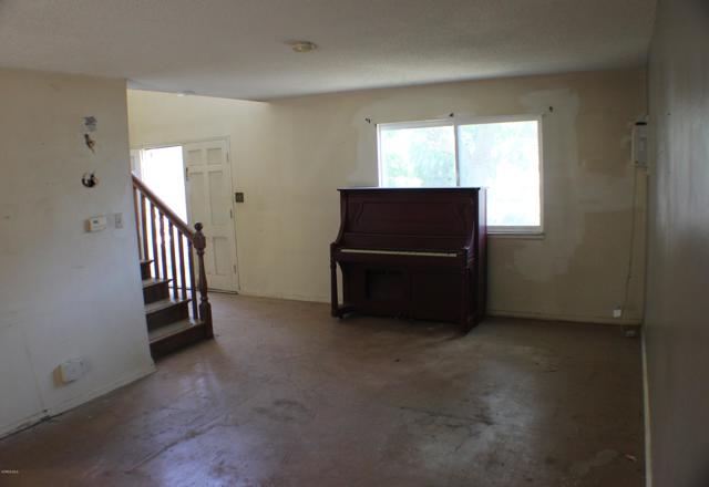 2658 Fallon Circle, Simi Valley CA: https://media.crmls.org/mediaz/005964f0-7b28-4bfb-8792-1709143e53bb.jpg