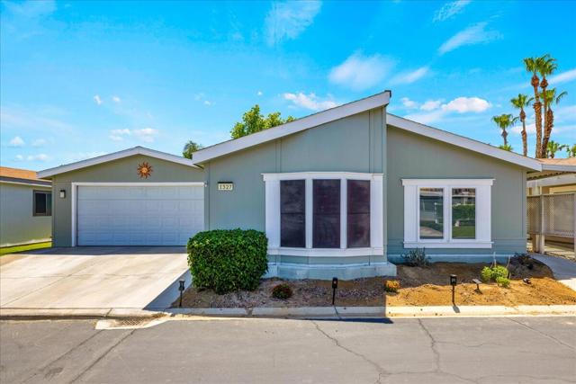 1327 Via Palmera, Cathedral City CA: https://media.crmls.org/mediaz/005a0084-831c-429f-8156-f37ced8eb9dc.jpg