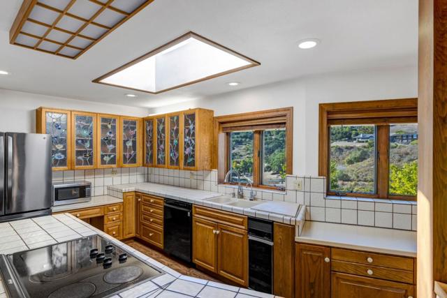 274 Corral De Tierra Road,  CA: https://media.crmls.org/mediaz/005a1464-d388-4726-9cd0-a5f6b01d11cc.jpg