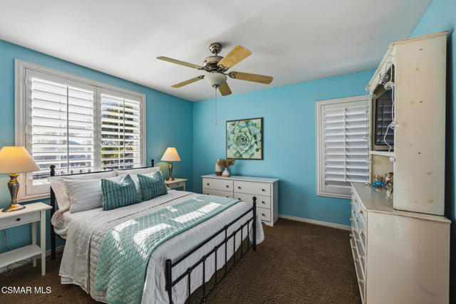 Image 43 of 51 For 490 Peter Place