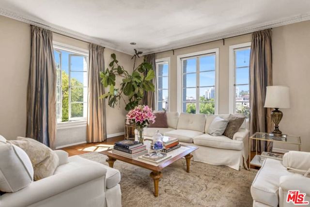 1416 Havenhurst Drive, West Hollywood CA: https://media.crmls.org/mediaz/005a35af-6d1b-4402-89d1-3c7bc0aeee66.jpg