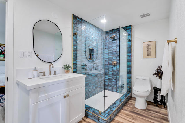 59800 Onaga Trail, Joshua Tree CA: https://media.crmls.org/mediaz/005a90dc-8bca-4ed1-bd7c-fc064bdb60f4.jpg