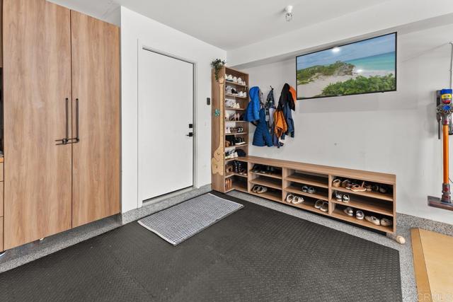 5186 Maynard Street, San Diego CA: https://media.crmls.org/mediaz/005aaa7b-21a8-4102-8798-79fb403d82ce.jpg