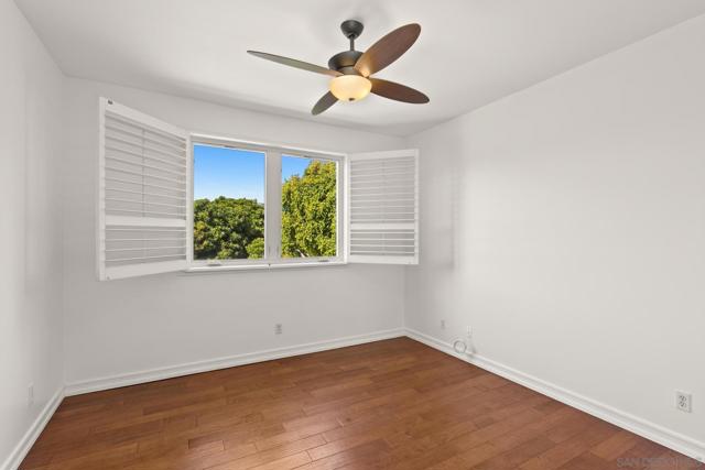 261 G Ave, Coronado CA: https://media.crmls.org/mediaz/005ac238-2818-493a-bad6-11b267204c2e.jpg