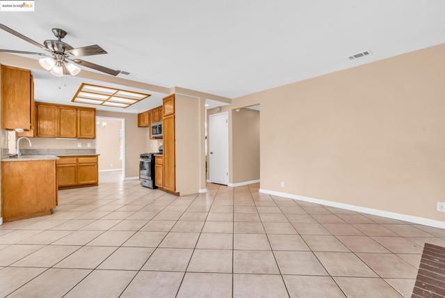 4820 RIDGEVIEW DRIVE, Antioch CA: https://media.crmls.org/mediaz/005c6905-cf79-41a5-bfdb-ebefb694bd8c.jpg