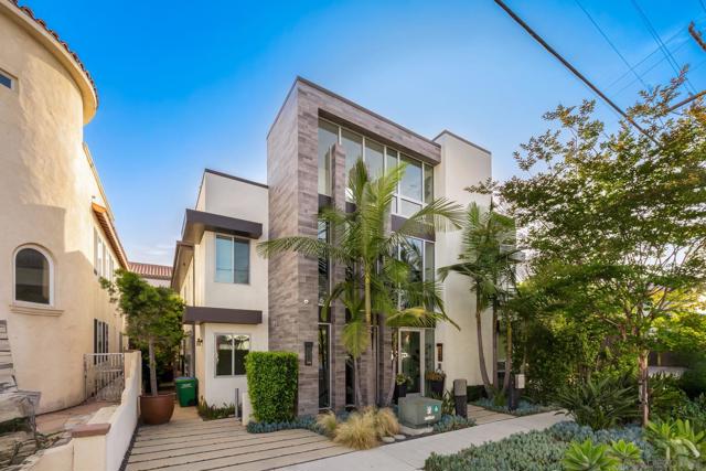 165 Pine Ave, Carlsbad CA: https://media.crmls.org/mediaz/005c75a1-c666-45bc-8d5c-f27f4c831fb4.jpg