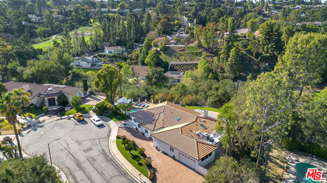 4311 Coquette Place, Tarzana CA: https://media.crmls.org/mediaz/005c9ea5-8208-4a70-af38-6bded77a325e.jpg