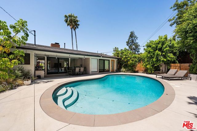 3775 Aloha Street, Los Feliz CA: https://media.crmls.org/mediaz/005d159f-e7b1-4545-8cc9-a3c0f250d582.jpg