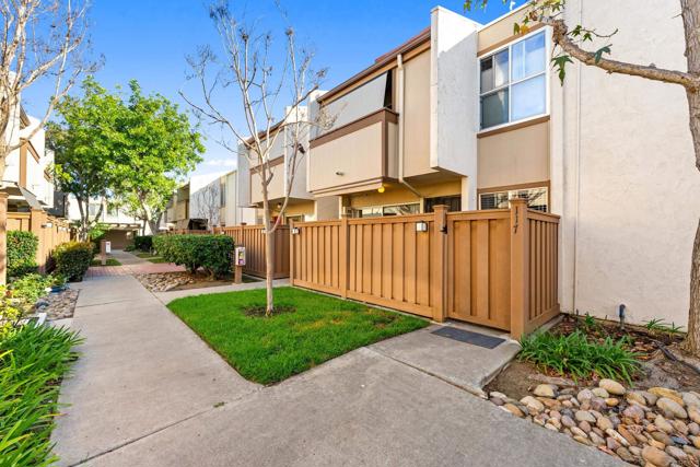 Detail Gallery Image 2 of 29 For 3549 Castle Glen Drive #117,  San Diego,  CA 92123 - 1 Beds | 1 Baths